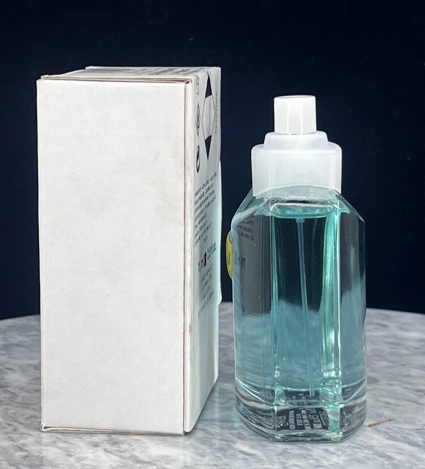 Ferrari Scuderia Light Essence Eau De Toilette 2,5 oz TST - Imagem 3 de 4