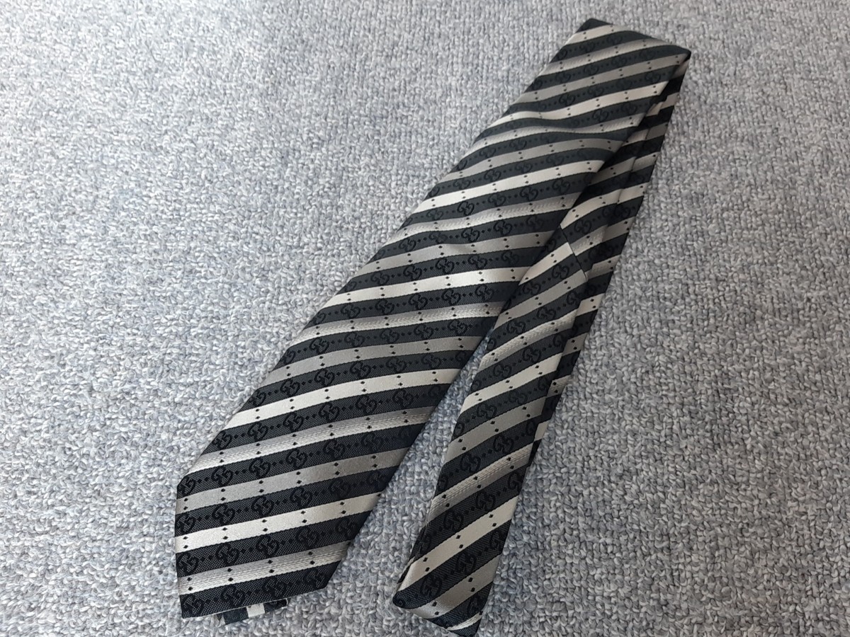 Gucci New Unused Neck Tie Black Silver GG Striped Check 100%Silk