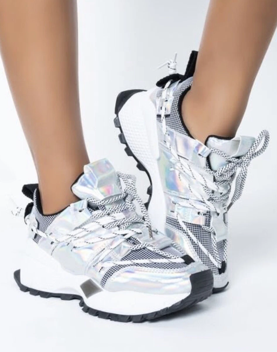 Sneaker hologram 2025