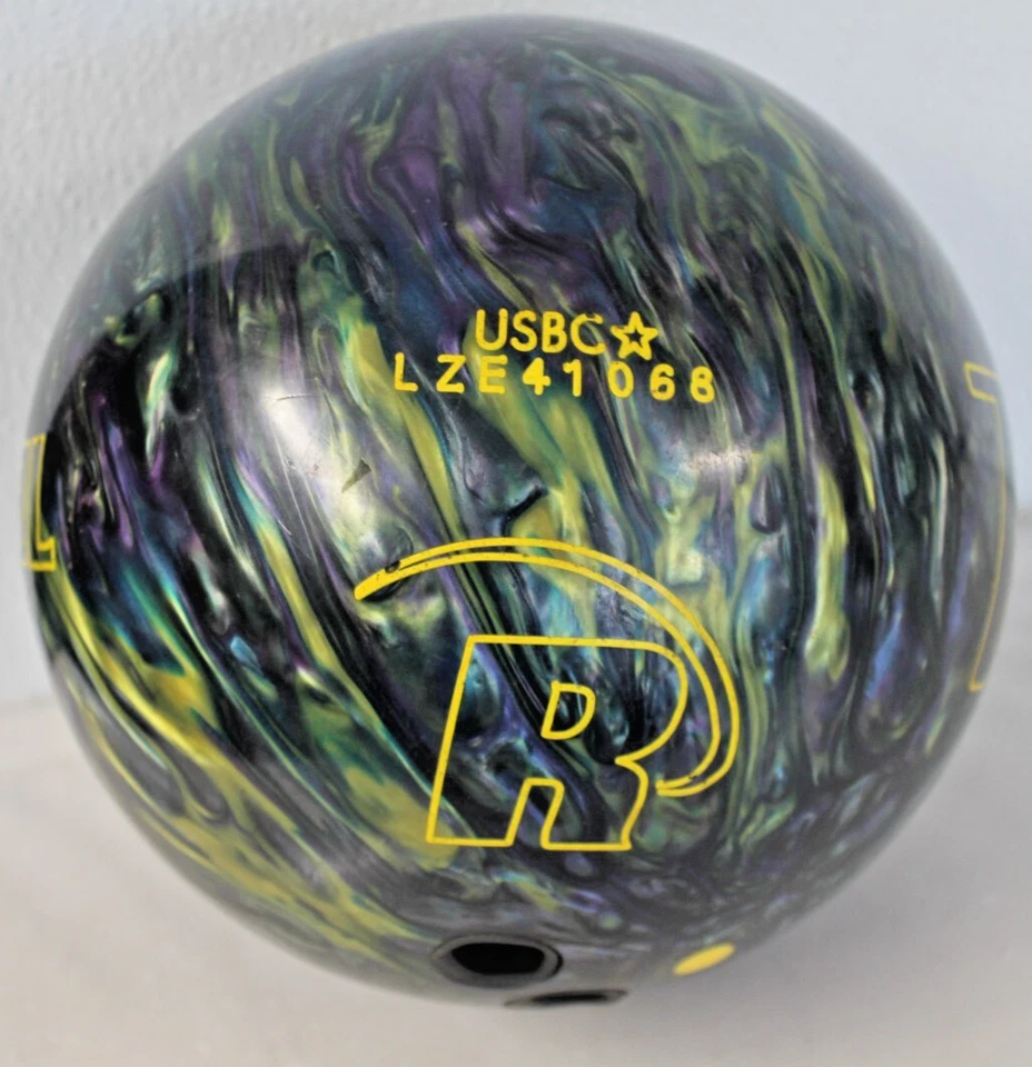 13lb Revolution Rebel Tradition Bowling Ball - Purple & Gold (Rare) - Image 3 of 4