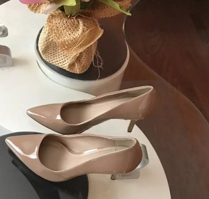 bcbg nude pumps