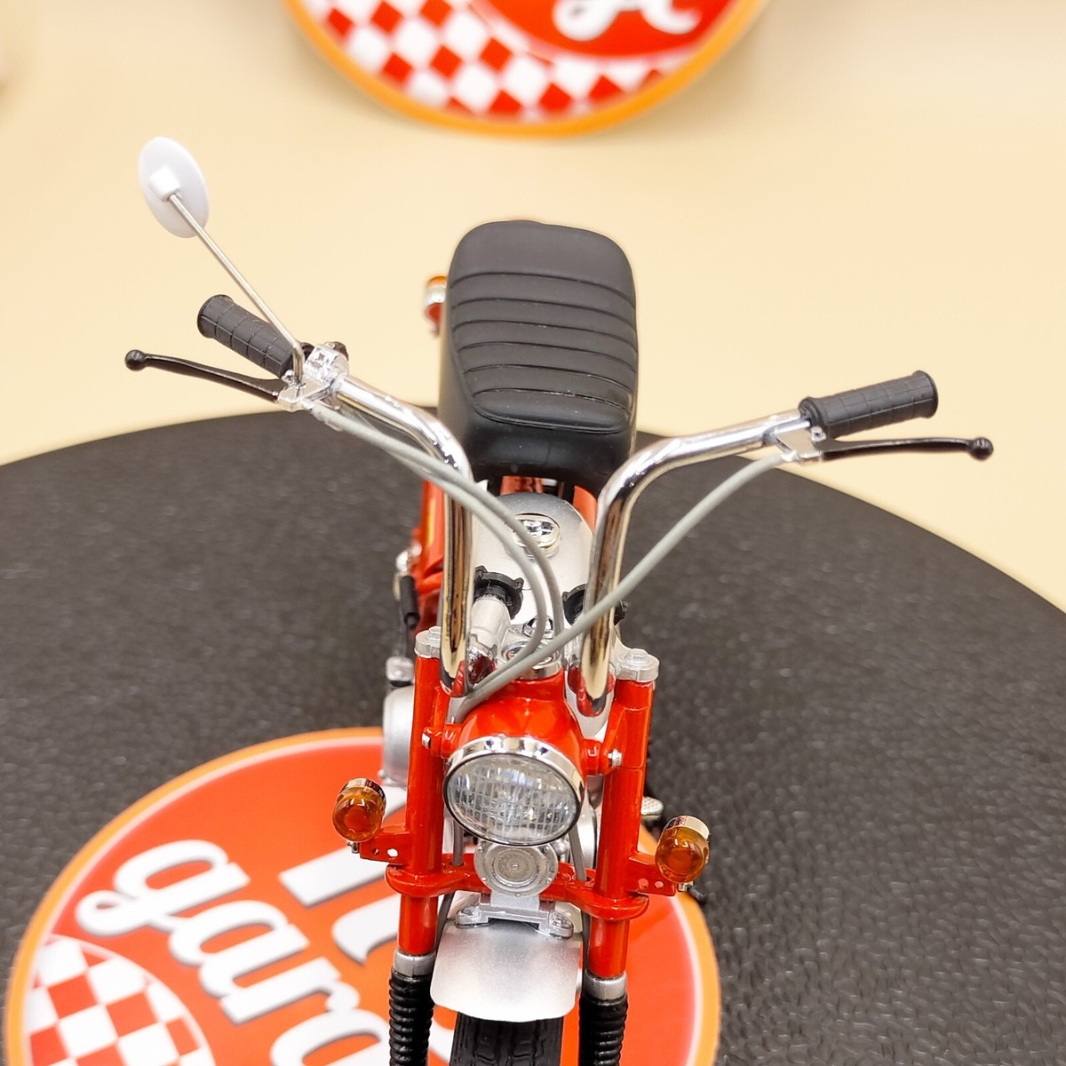 EBBRO 1/10 Honda Monkey Z50A Diecast model motorcycle bike EBBRO 1/10 Honda Monkey Z50A Diecast model motorcycle bike