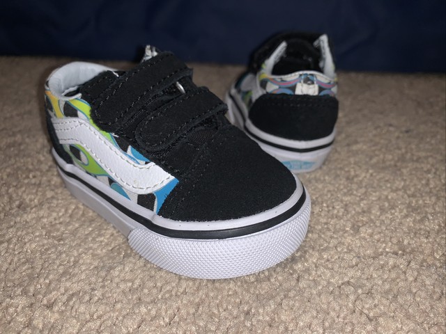 vans old skool v glow flame checkerboard skate shoe