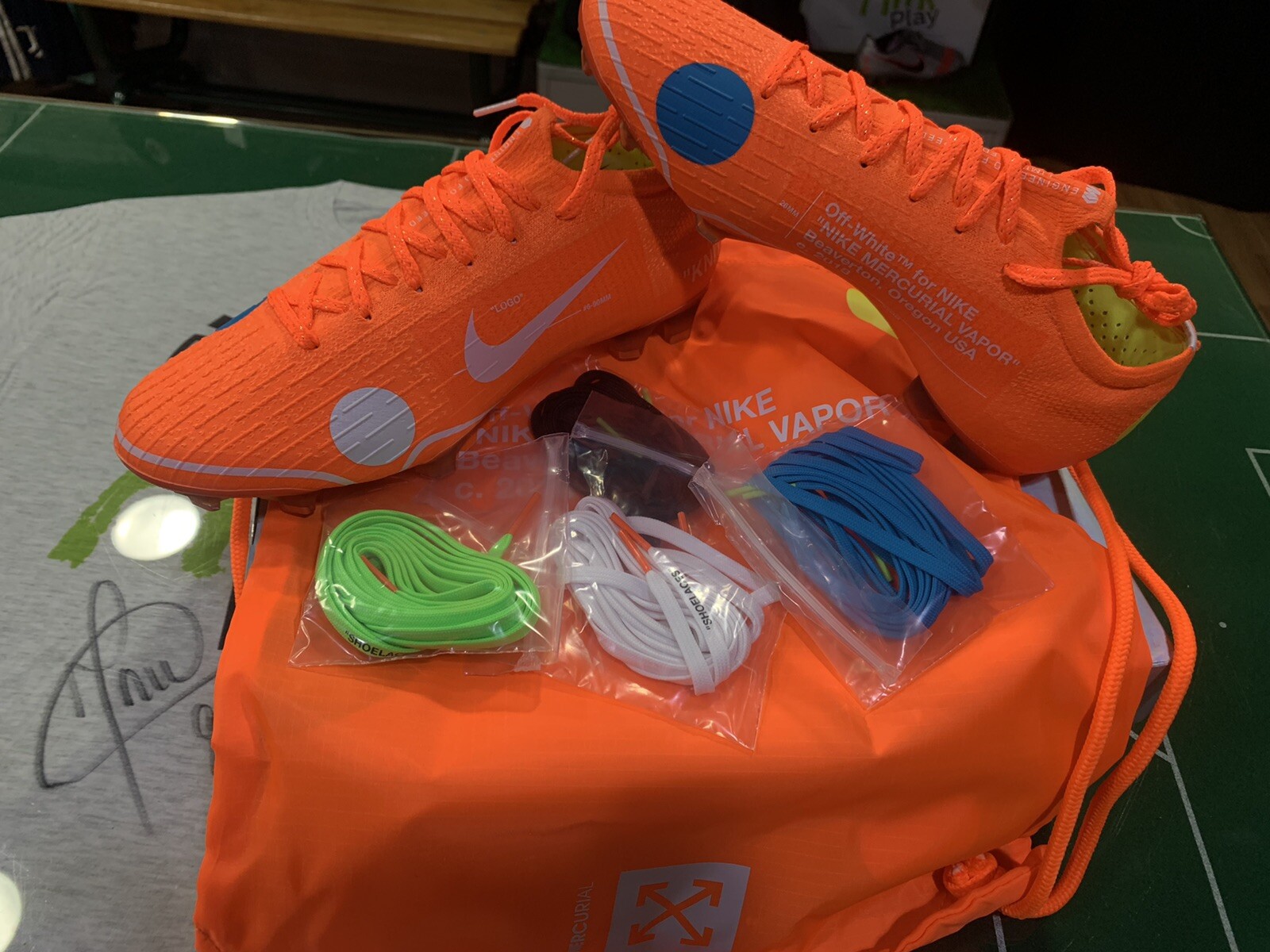 scarpe calcio off white