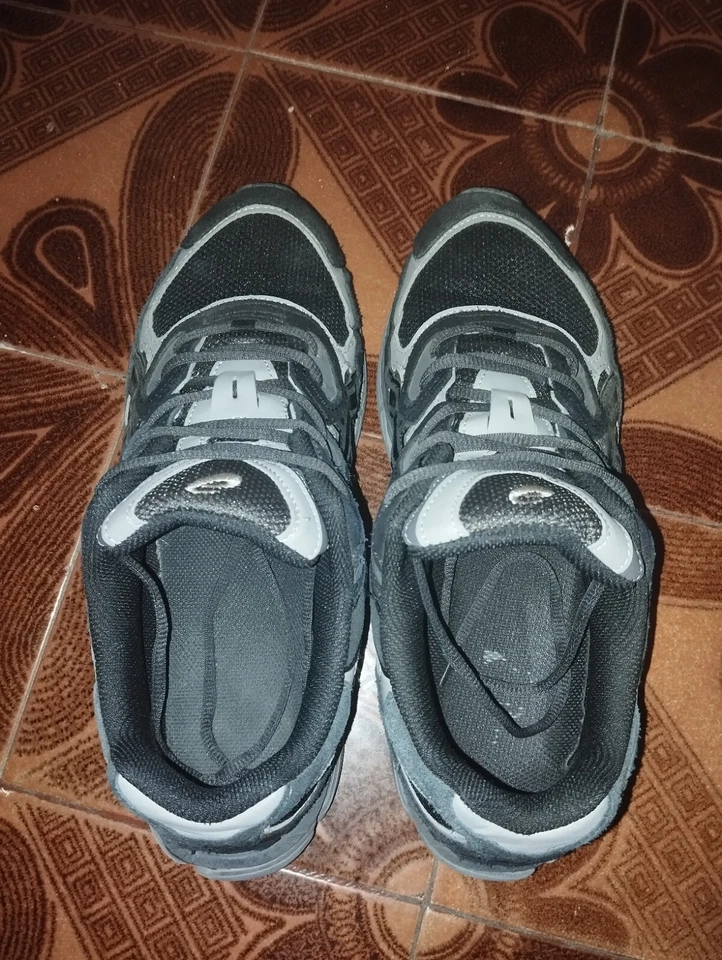 Asics negras - Imagen 3 de 4