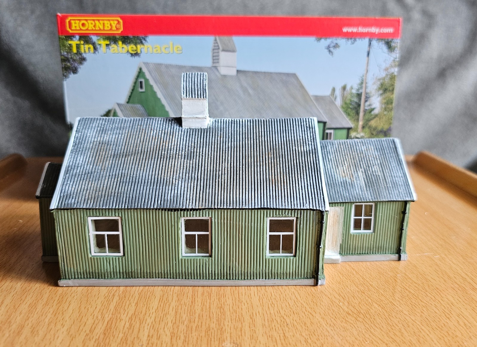 Hornby R7270 Tin Tabernacle 1:76 Scale OO Gauge - Image 3