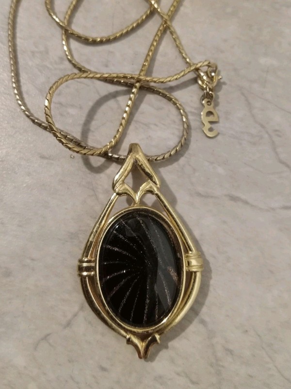 Whiting Davis Gold Tone Art Glass Pendant Necklace