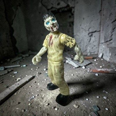Mega Bloks Construx Call of Duty Zombie Collector Minifigure COD TranZit Farm