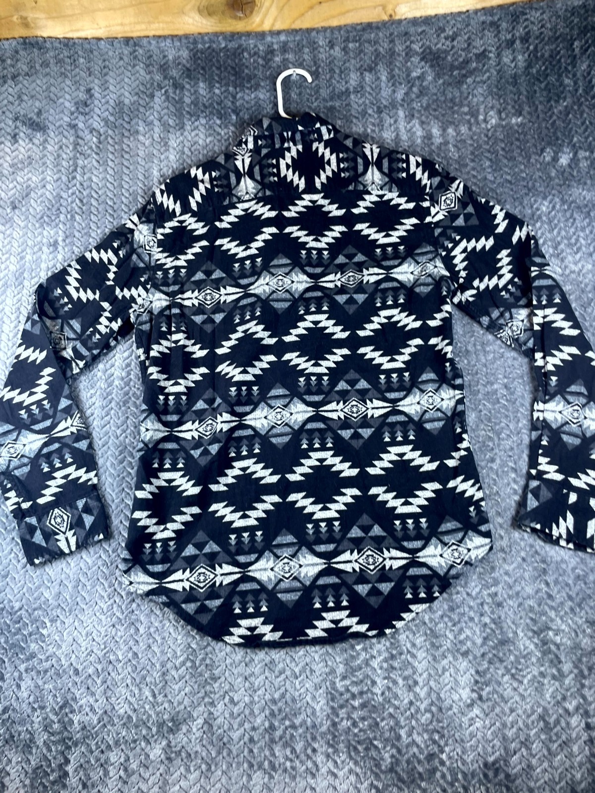American Eagle Outfitters Shirt Mens Small Black White Aztec Print ...