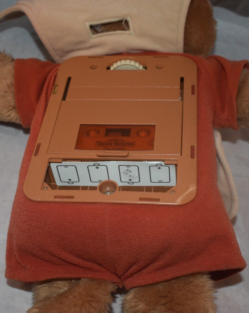 Original Teddy Ruxpin with the original tape missing battery cover ...