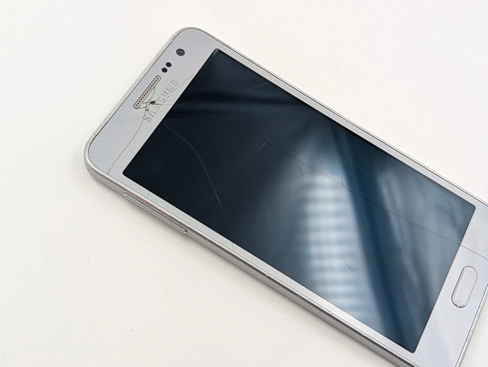 Samsung Galaxy A3 · 16GB, Foto 4 von 5