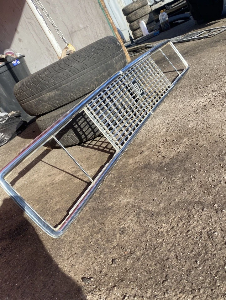 Rejilla de radiador para un VAZ 2106 Foto 2 de 3