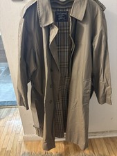 Burberry Vintage Men  s Trenchcoat Sz 42 Long
