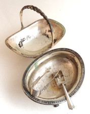 Set 830/835er Silber - 2 Schalen, 1 Zange, 1 Schaufel -4 teilig- alt mit Patina