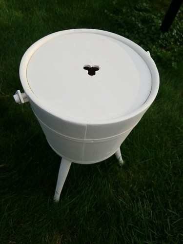 Vintage White Wooden Firkin- Sugar Bucket Antique White with Clover (d3-g) - Picture 4 of 12