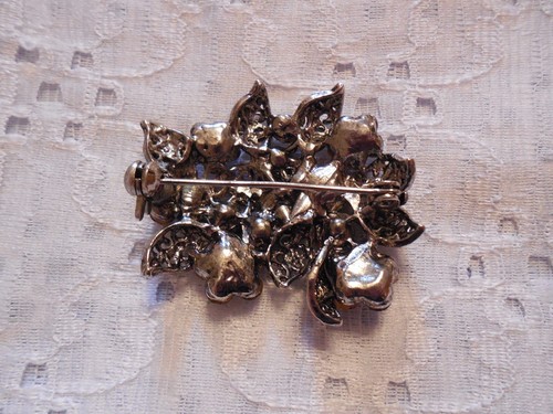 TRULY MAGNIFICENT VINTAGE FLORAL BROOCH PIN BLACK & GRAY RHINESTONES - Picture 5 of 5