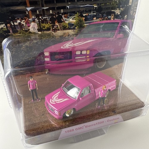 2024 M2 Machines Diorama Pink & Gold 1988 GMC Sierra 1500 Custom GTA Trans AM - Bild 4 von 15