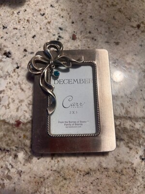 Vintage 2004 Carr Picture Frame 4'' tall x 2 x 3 Frame December Gemstone. 