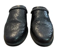 Minnetonka  Mules Womens Size 8.5 Medium Black Leather Slip On Comfort Tooled