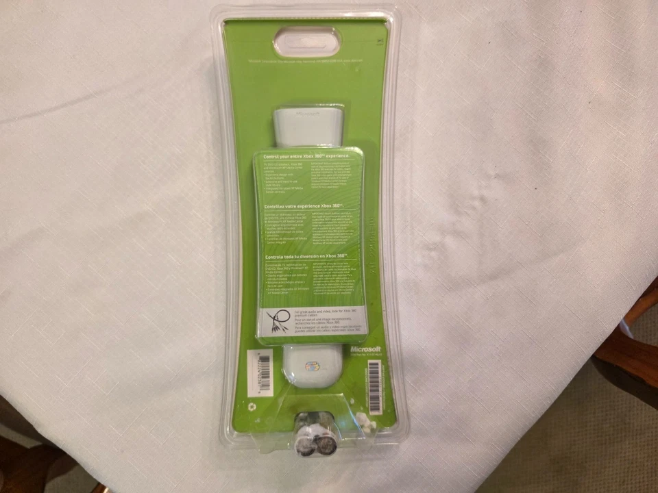 Xbox 360 Live Universal Media Remote Control Brand New - Factory Sealed White - Image 2 of 3