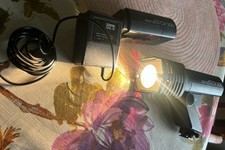 Vintage Sunpak Auto CV-300 Auto Video Camera Light 2 CL-5 Batteries A/C Charger