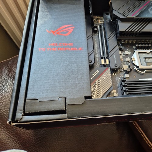 ASUS ROG STRIX B560-E GAMING WIFI: LGA1200 B560 DDR4 ATX + WIFI Antenna - Afbeelding 2 van 4