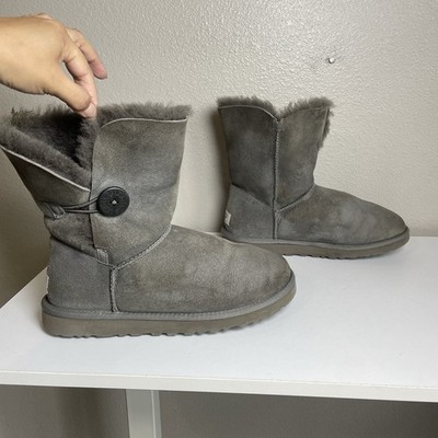 Ugg Boots 5803 Bailey Button Women s Size 9 Gray Suede Sheepskin Lined