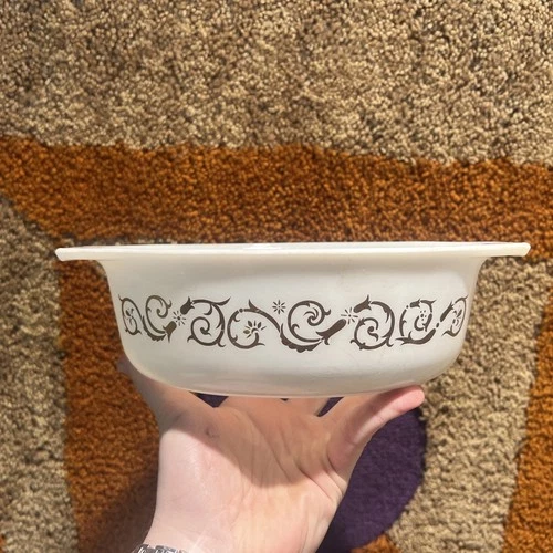 ✨Vintage Find✨ Pyrex Empire Scroll #043 1.5 Qt Gold Oval Casserole