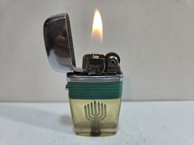 Working Vintage Scripto Vu Lighter Menorah Insert  7956/29