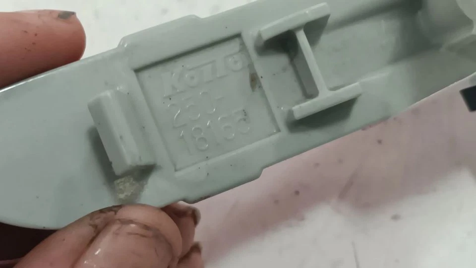 Luz de señalización trasera Nissan Rogue 2014 2015 2016 2017 Foto 4 de 4