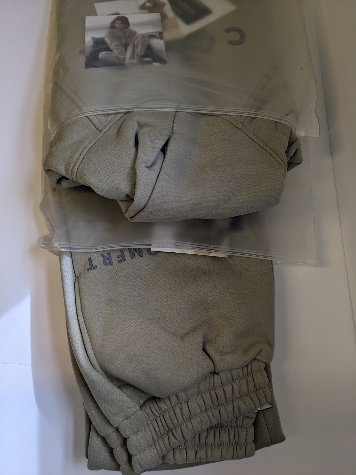 NEW Comfrt Cement Tranquil Hoodie And Sweatpants Set Medium 