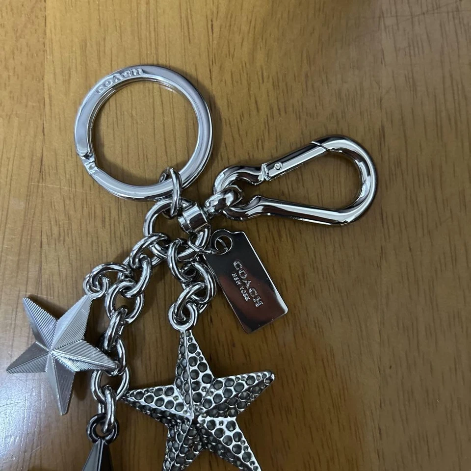 COACH Portachiavi Motivo Stella Borsa Charm Metallo Argento Nero Senza Scatol... - Immagine 2 di 2