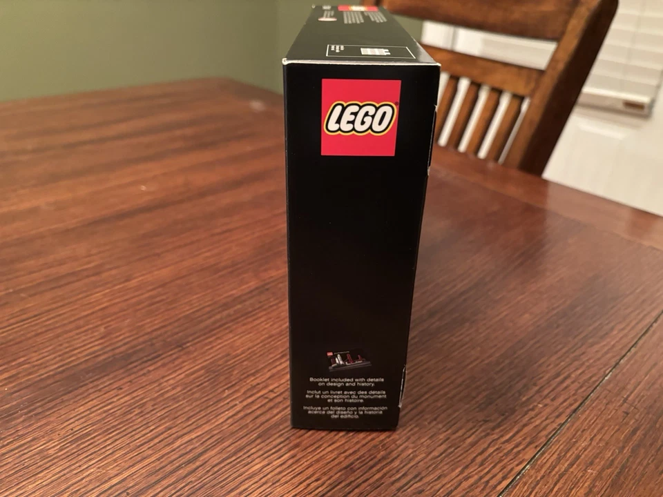 LEGO ARCHITECTURE: San Francisco (21043) NIB Factory Sealed - Image 3 of 4