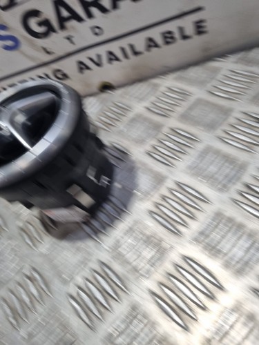 Mercedes Cla C117 2013-2016 Air Vent Front Left A1178300554 - Picture 6 of 12