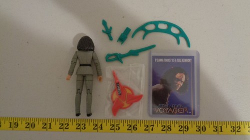Star Trek Voyager Torres as Klingon Figure Playmates 1996 Complete Access & card - Picture 3 of 4