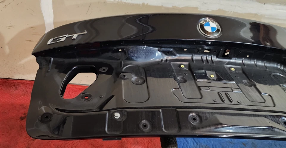 10-17 BMW F07 GT 5-SERIES REAR TRUNK LID LOWER TAILGATE OEM - Image 4 of 4