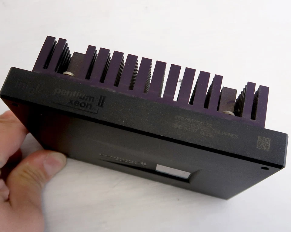 Intel Pentium II Xeon 450MHz, Slot 2, 1MB Cache, 100MHz, SL33U, Collectors Item - Image 3 of 4