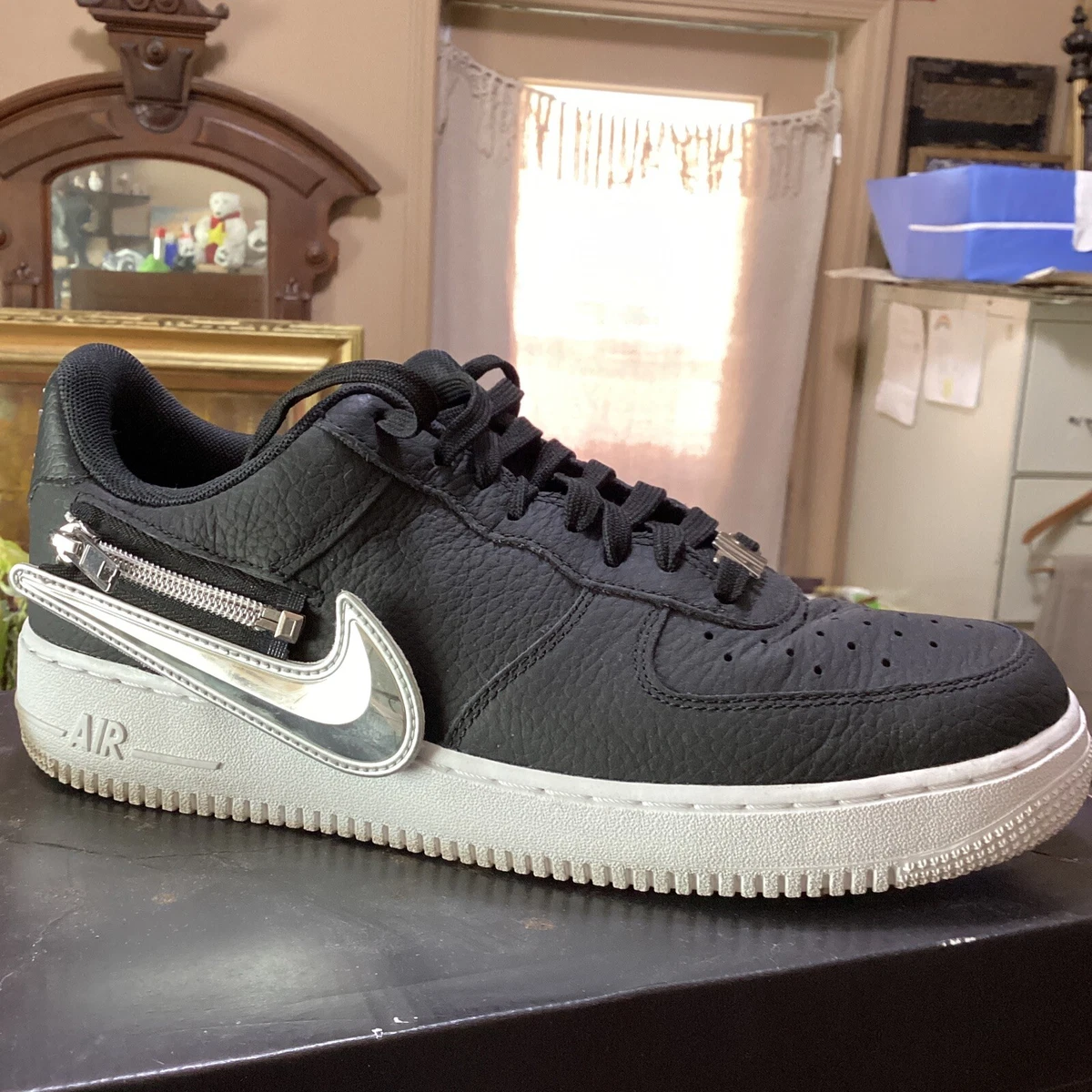 Preços baixos em Nike Air Force 1 '07 Premium Silver Swoosh | eBay