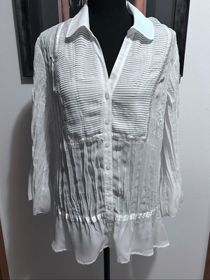 Notations Woman Size 1X Crinkle Button Down V-Neck White Blouse Bell Sleeves