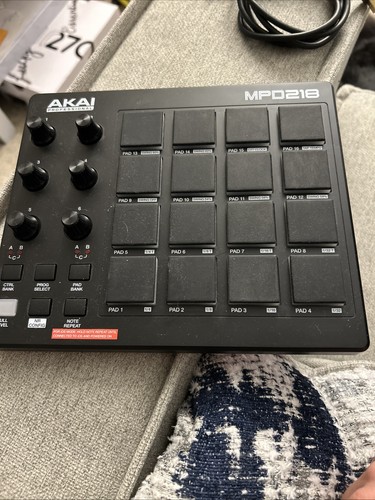 AKAI Professional MPD218 - Controller MIDI Con 16 Pad - Nuovo