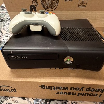 Microsoft Xbox 360 Slim Black Console 320GB White Wireless Controller