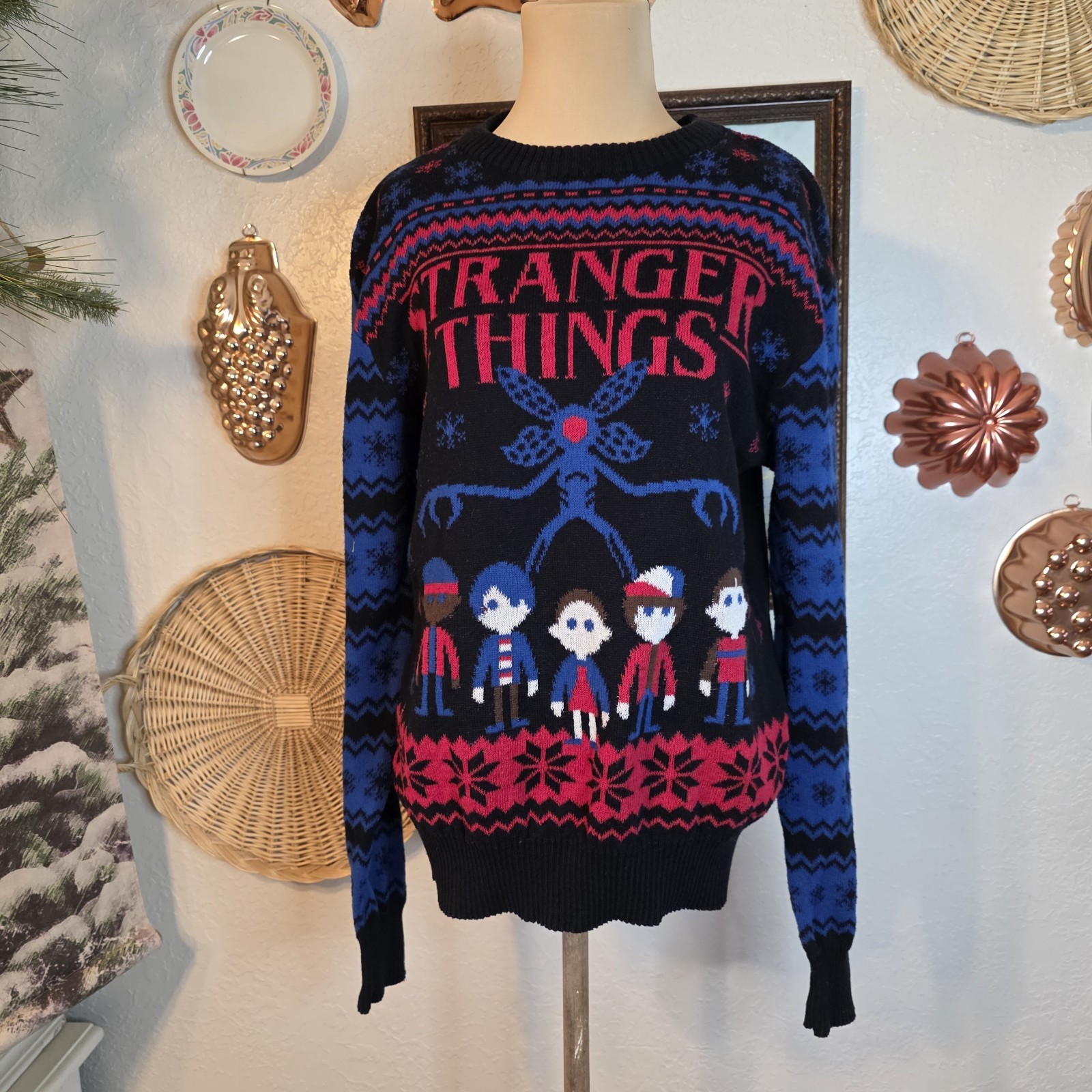 Netflix Stranger Things Sweater Pullover Size Lar… - image 1