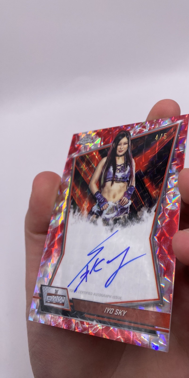 Iyo Sky Red Geometric /5 Red Brand Autographs 2026 Topps Chrome WWE #RBA-IYO view 3