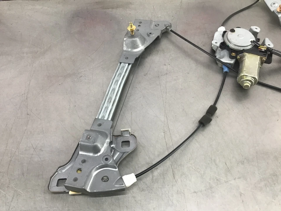 Двигатель регулятора правого окна для Nissan 350Z 2006 года выпуска 80730 от оригинального производителя 12BD7CE - Изображение 2 из 4