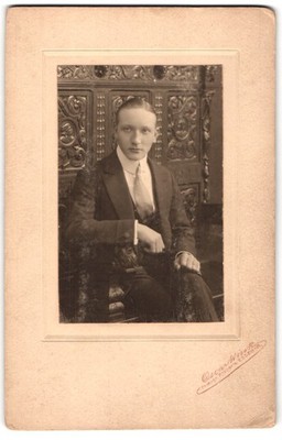 Photograph Oscar Wink, Essen-Ruhr, Friedrich Miebach as a young man 