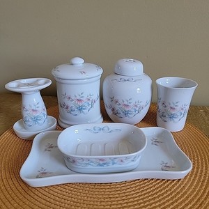 8 Pc VTG Princess House Exclusive Porcelain Bathroom Vanity Set Floral Ribbon