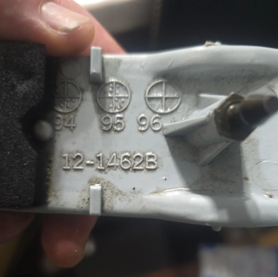 Conjunto de luz marcadora lateral TYC 12-1462-00 se adapta a 92-95 Toyota Camry Lh Foto 3 de 4