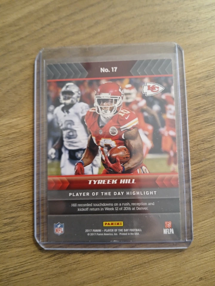 2017 Panini Player of the Day - Tyreek Hill #17 Rainbow Foil /150 - Image 2 of 2