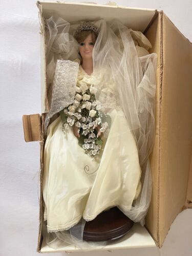 RARE 1987 poupée de mariée en porcelaine Danbury 20 pouces PRINCESSE DIANA - Un propriétaire, moi - Photo 1/9