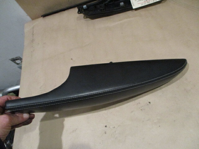 Maserati GranTurismo - RH Interior Door Arm Rest - Black - P/N 69910800